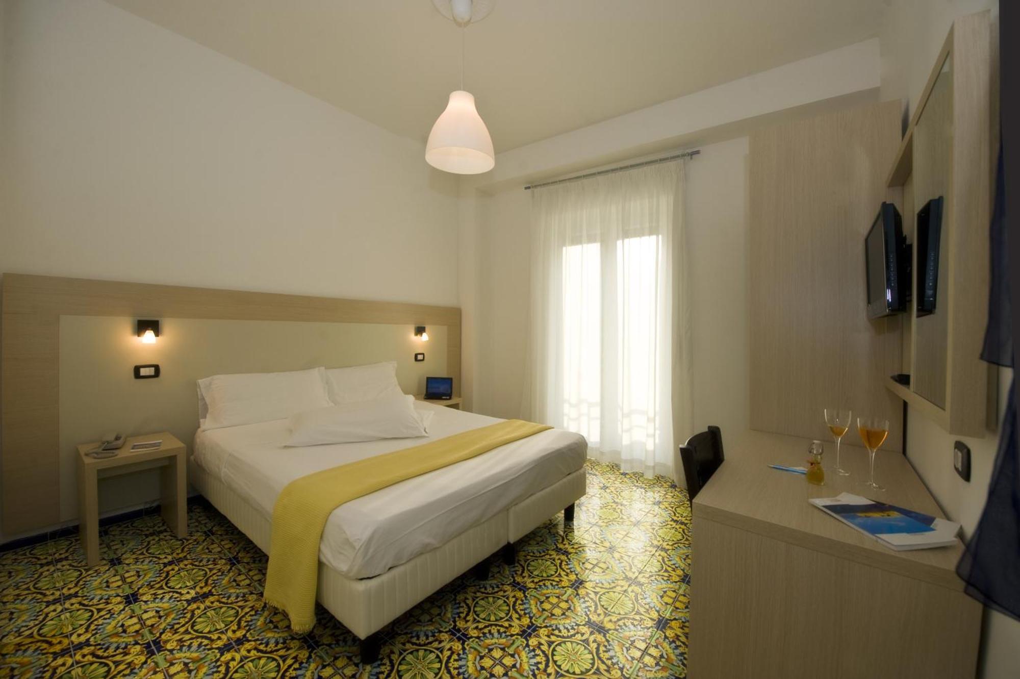 Hotel Torre Di Milo Maiori Exterior photo